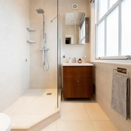 Apartman With Luxury Finishes